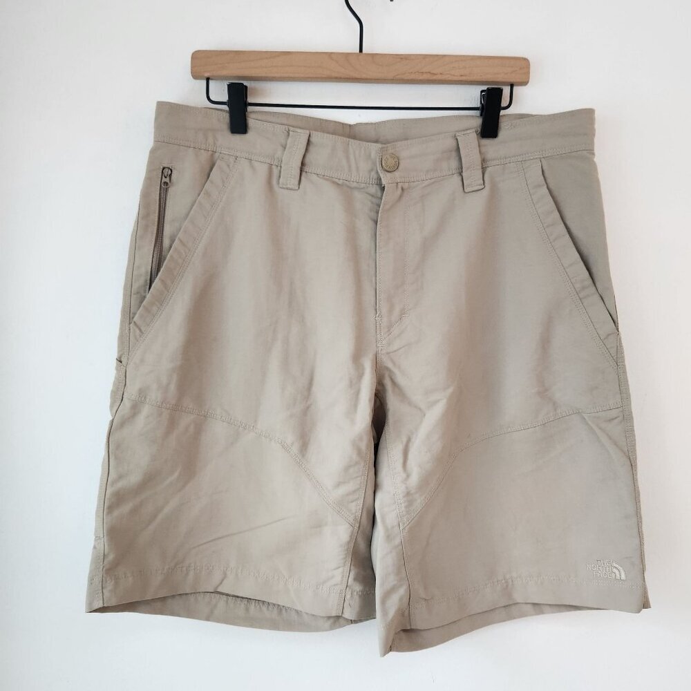 The North Face TNF Men's Hiking Shorts Khaki Tan Cargo Outdoors Rugged Men's 36